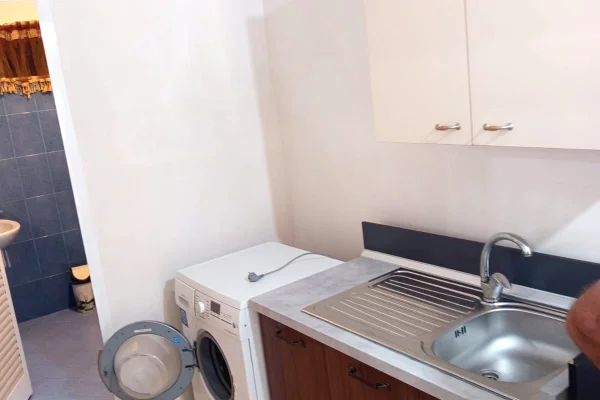 Shtepi me qera 1+1 ne Tirane - 28,000 Leke