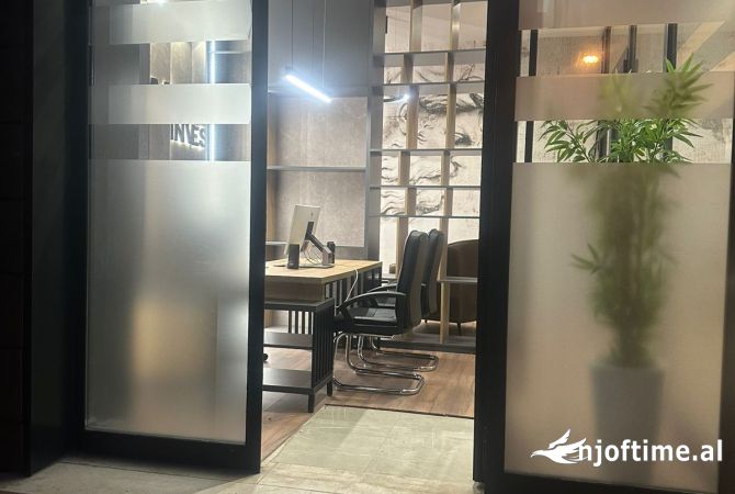 Ambient biznesi me qera 3+1 ne Tirane - 650 Euro