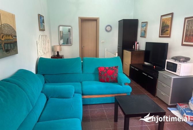 Shtepi me qera Garsoniere ne Tirane - 300 Euro