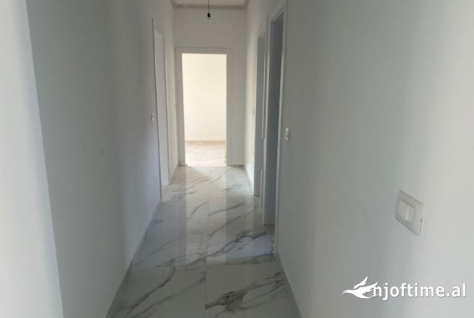 Shtepi me qera 3+1 ne Tirane - 1,500 Euro