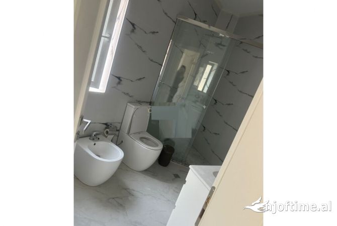 Shtepi me qera 3+1 ne Tirane - 1,500 Euro