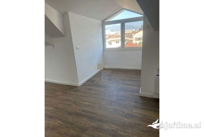 Shtepi me qera 3+1 ne Tirane - 1,200 Euro