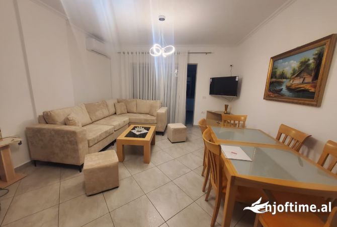 Shtepi me qera 1+1 ne Tirane - 490 Euro