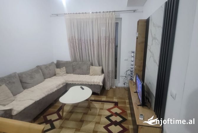 Shtepi me qera 2+1 ne Tirane - 550 Euro