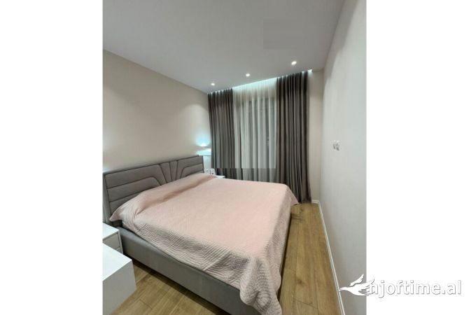 Shtepi me qera 2+1 ne Tirane - 800 Euro