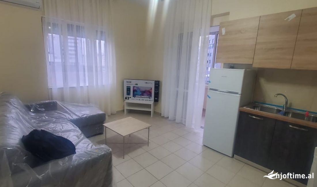 Shtepi me qera Apartament ne Tirane, 2+1, Mobilimi E mobiluar, Pagesa 500  Euro.