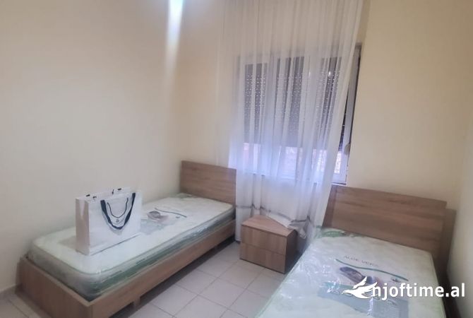 Shtepi me qera Apartament ne Tirane, 2+1, Mobilimi E mobiluar, Pagesa 500  Euro.
