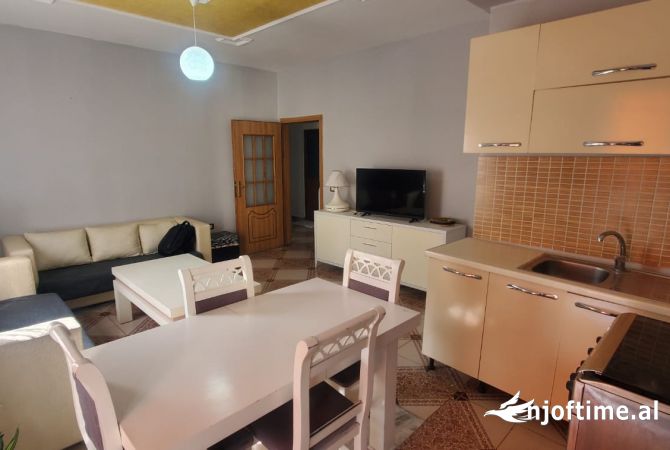 Shtepi me qera 2+1 ne Tirane - 400 Euro