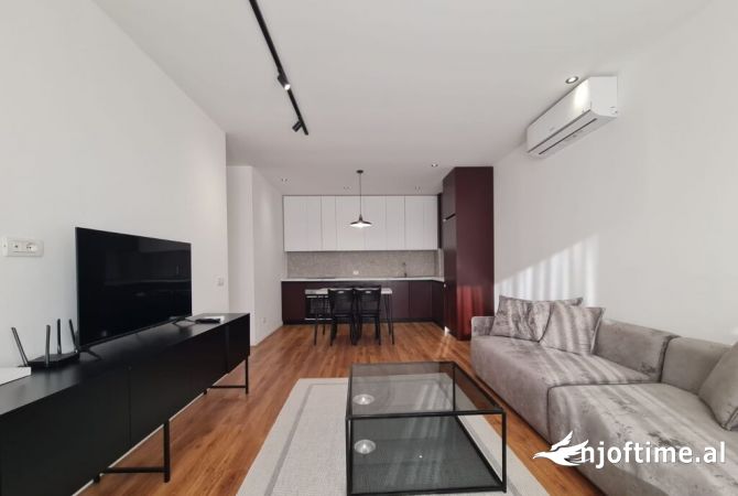 Shtepi me qera 2+1 ne Tirane - 800 Euro