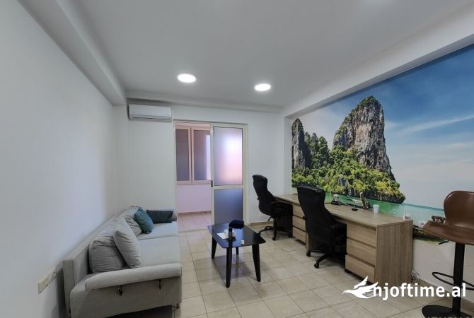 Shtepi me qera 2+1 ne Tirane - 1,200 Euro