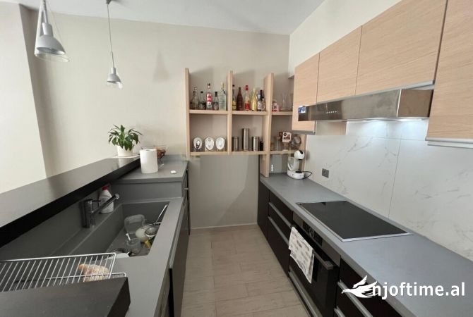 Shtepi me qera 2+1 ne Tirane - 900 Euro