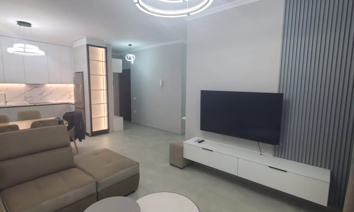 Shtepi me qera Apartament ne Tirane, 2+1, Mobilimi E mobiluar, Pagesa 1,100  Euro.