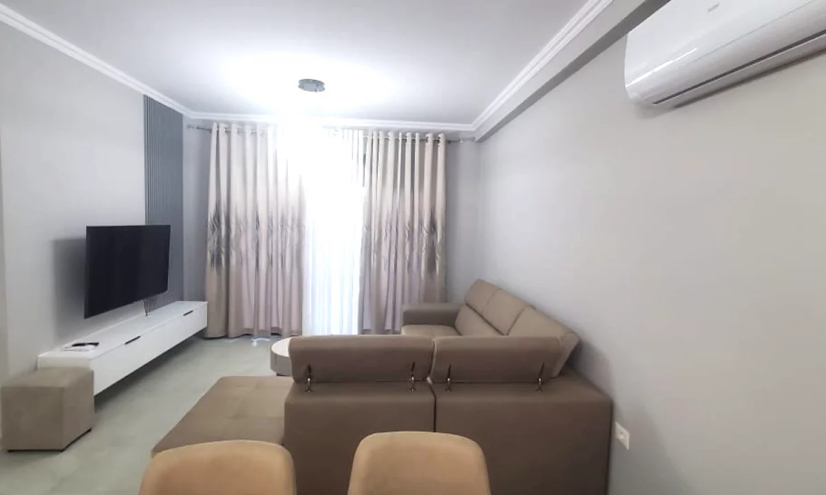 Shtepi me qera Apartament ne Tirane, 2+1, Mobilimi E mobiluar, Pagesa 1,100  Euro.