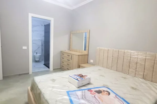 Shtepi me qera Apartament ne Tirane, 2+1, Mobilimi E mobiluar, Pagesa 1,100  Euro.