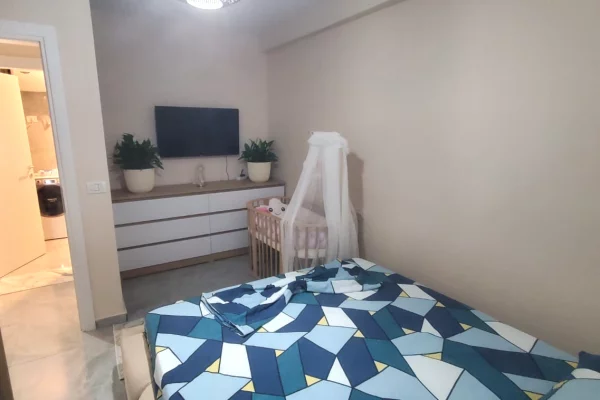 Shtepi ne shitje Apartament ne Tirane, 2+1, Mobilimi E mobiluar, Pagesa 110,000  Euro.