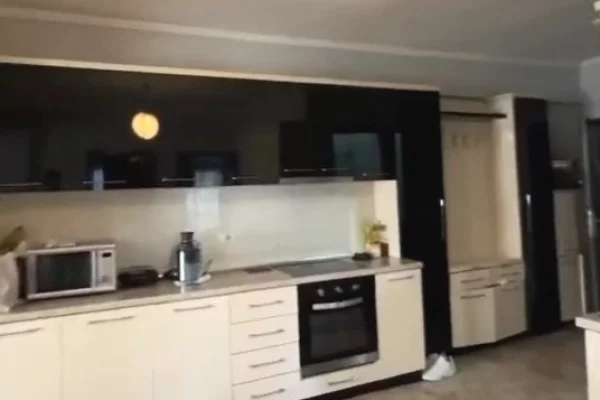 Shtepi me qera Apartament ne Tirane, 2+1, Mobilimi E mobiluar, Pagesa 60,000  Leke.