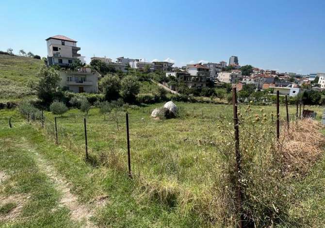 Truall ose Toke ne Tirane - 120,000 Euro