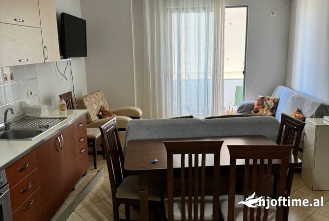 Shtepi me qera 1+1 ne Tirane - 35,000 Leke