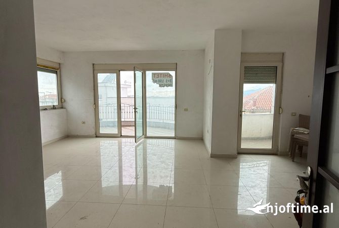 Shtepi ne shitje 3+1 ne Tirane - 150,000 Euro