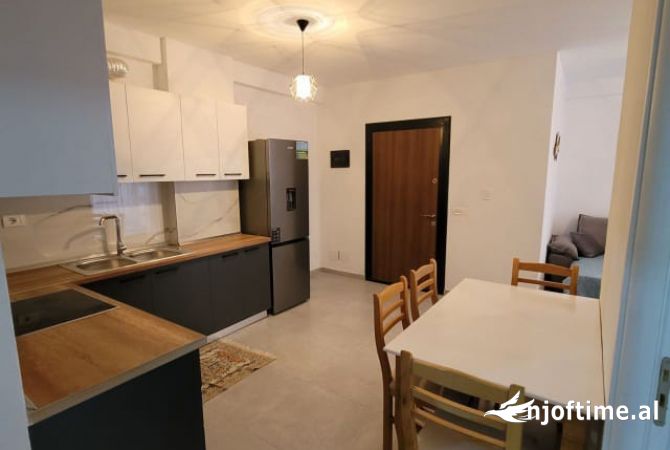 Shtepi me qera 2+1 ne Tirane - 40,000 Leke