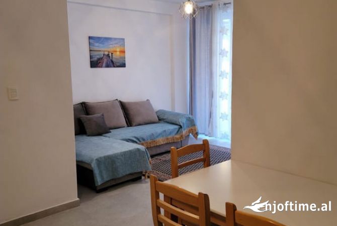 Shtepi me qera 2+1 ne Tirane - 40,000 Leke
