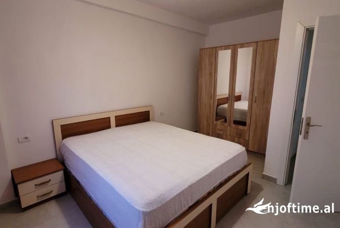 Shtepi me qera Apartament ne Tirane, 2+1, Mobilimi E mobiluar, Pagesa 40,000  Leke.