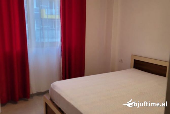 Shtepi me qera Apartament ne Tirane, 2+1, Mobilimi E mobiluar, Pagesa 40,000  Leke.