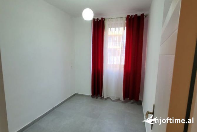 Shtepi me qera Apartament ne Tirane, 2+1, Mobilimi E mobiluar, Pagesa 40,000  Leke.