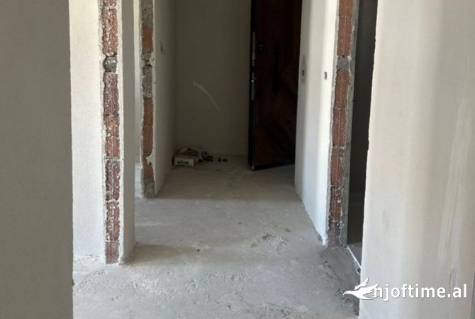 Shtepi ne shitje 1+1 ne Tirane - 155,000 Euro