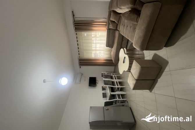Shtepi me qera 2+1 ne Tirane - 420 Euro
