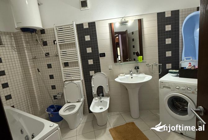 Shtepi me qera Apartament ne Tirane, 1+1, Mobilimi E mobiluar, Pagesa 450  Euro.