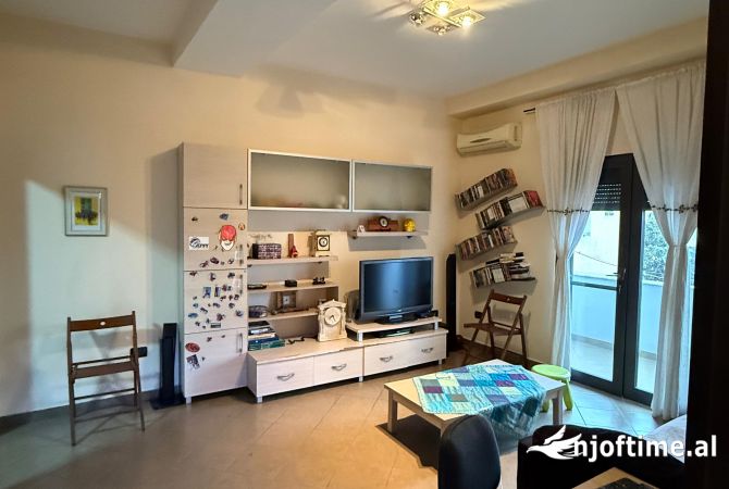 Shtepi me qera 1+1 ne Tirane - 450 Euro