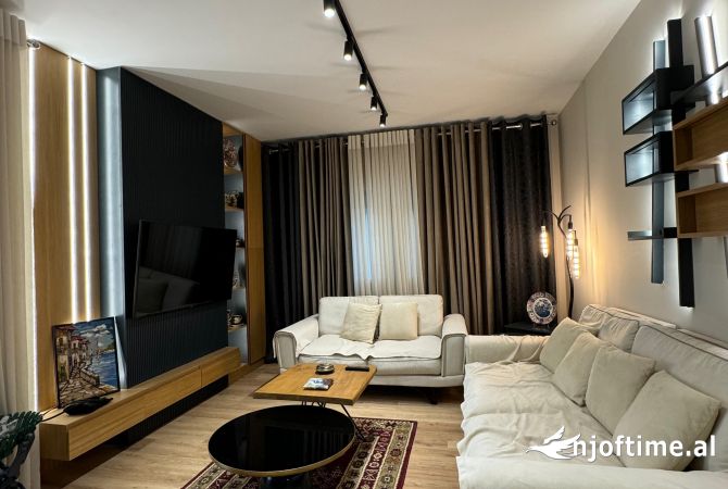 Shtepi me qera Apartament ne Tirane, 2+1, Mobilimi E mobiluar, Pagesa 1,000  Euro.