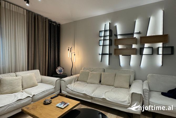 Shtepi me qera Apartament ne Tirane, 2+1, Mobilimi E mobiluar, Pagesa 1,000  Euro.