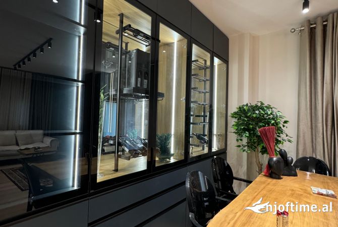 Shtepi me qera Apartament ne Tirane, 2+1, Mobilimi E mobiluar, Pagesa 1,000  Euro.