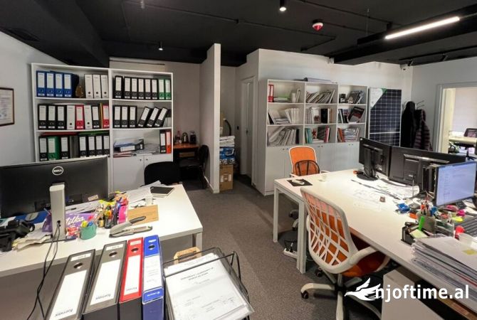 Ambient biznesi me qera 3+1 ne Tirane - 1,100 Euro