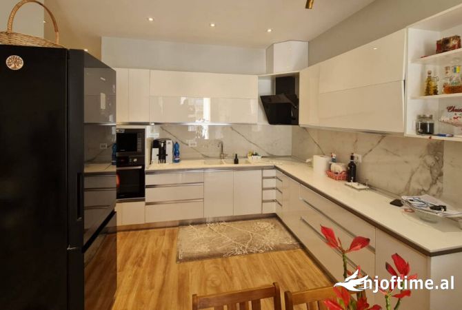 Shtepi ne shitje 3+1 ne Tirane - 400,000 Euro