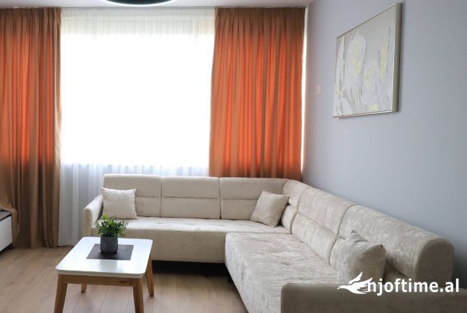 Shtepi ne shitje Apartament ne Tirane, 2+1, Mobilimi Bosh, pa mobiluar, Pagesa 155,000  Euro.
