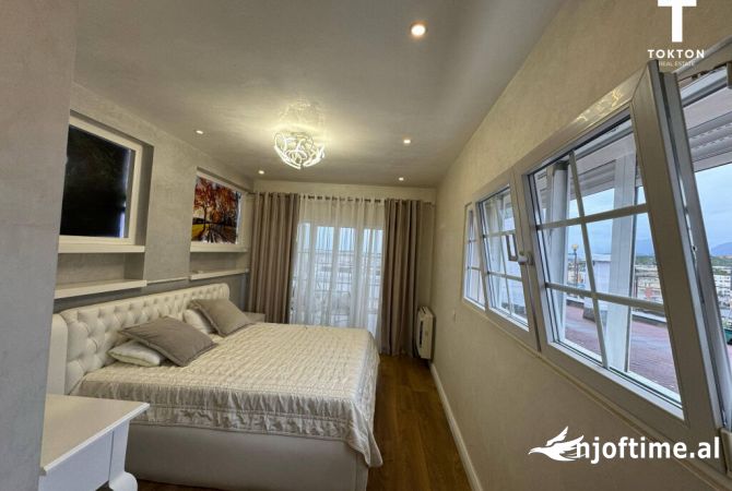 Shtepi ne shitje Apartament ne Tirane, 3+1, Mobilimi E mobiluar, Pagesa 350,000  Euro.