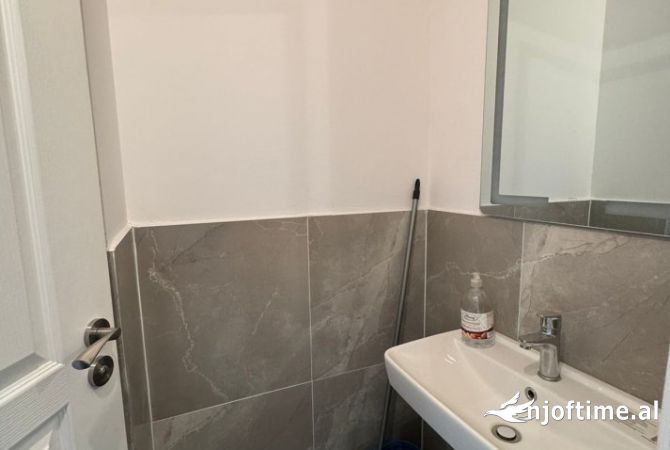 Ambient biznesi me qera 3+1 ne Tirane - 500 Euro