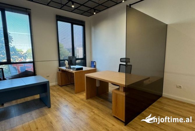 Ambient biznesi me qera 3+1 ne Tirane - 500 Euro