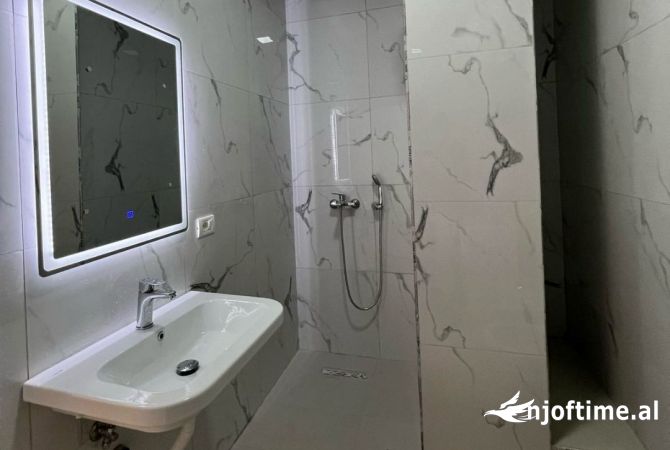 Shtepi me qera 1+1 ne Tirane - 450 Euro
