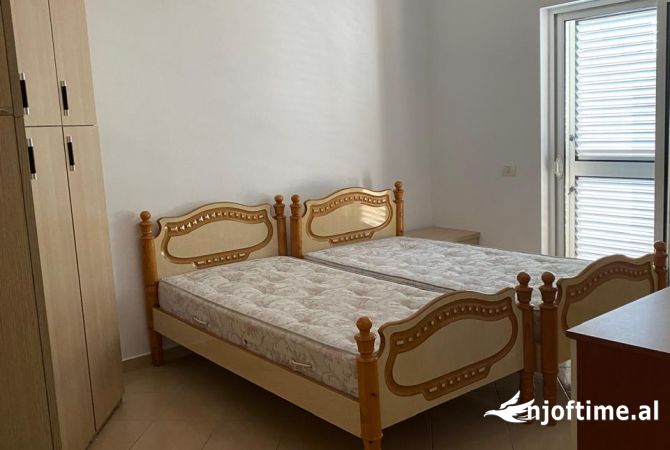 Shtepi me qera 1+1 ne Durres - 300 Euro