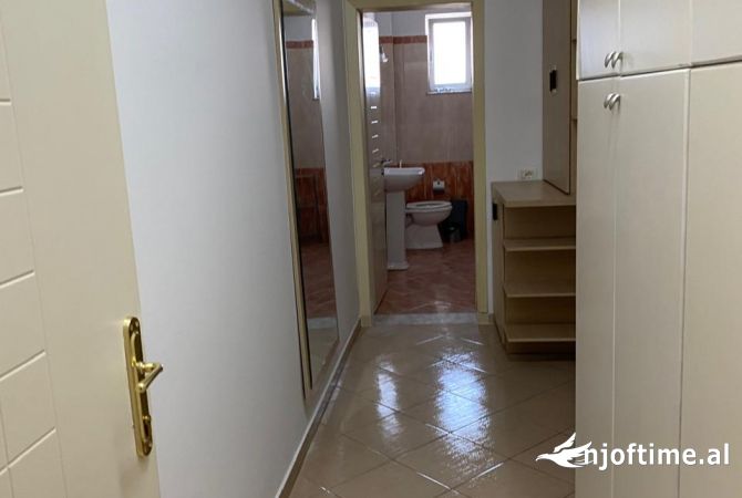 Shtepi me qera 1+1 ne Durres - 300 Euro