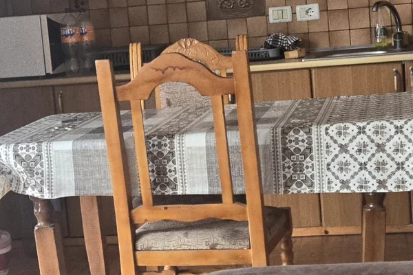 Shtepi me qera 2+1 ne Tirane - 30,000 Leke