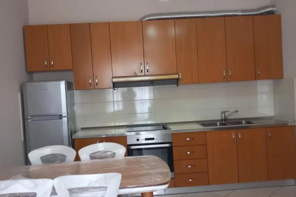 Shtepi me qera 2+1 ne Tirane - 55,000 Leke