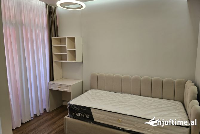 Shtepi me qera Apartament ne Tirane, 2+1, Mobilimi E mobiluar, Pagesa 1,000  Euro.
