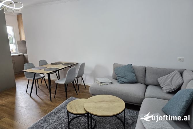 Shtepi me qera 2+1 ne Tirane - 750 Euro