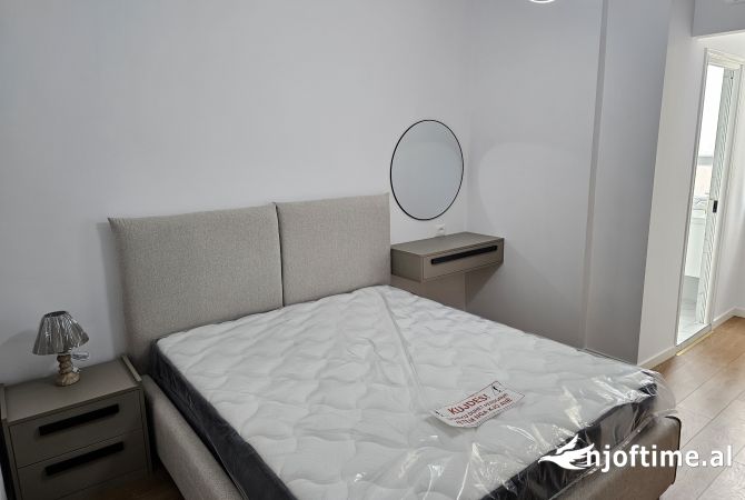 Shtepi me qera Apartament ne Tirane, 2+1, Mobilimi E mobiluar, Pagesa 750  Euro.