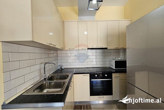 Shtepi ne shitje Apartament ne Tirane, 1+1, Mobilimi E mobiluar, Pagesa 108,000  Euro.